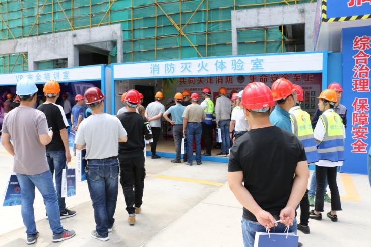 浦口區(qū)建設局安監(jiān)站組織開展2019年建筑行業(yè)“安全生產(chǎn)月”啟動儀式活動暨智慧工地示范項目現(xiàn)場觀摩會-第4張圖片-南京九建
