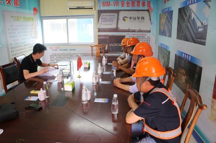 國務院保障農民工工資支付工作考核督察組來我公司浦口G08項目檢查指導工作-第4張圖片-南京九建
